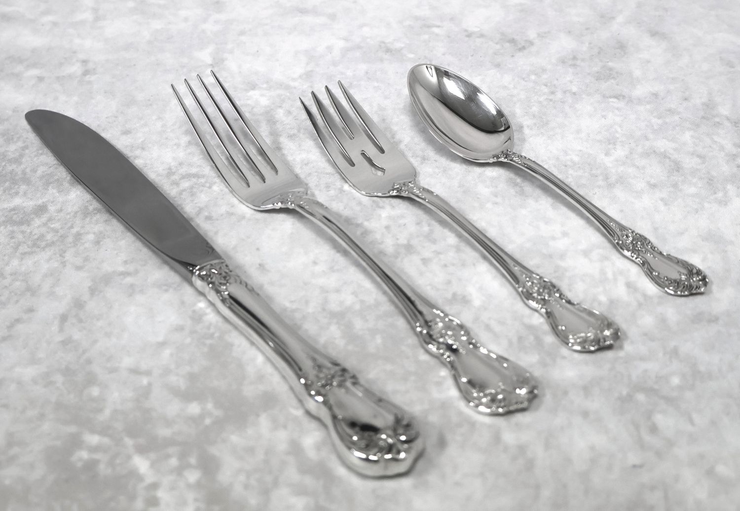 Towle Old Master Sterling Silver 4-Piece Dinner Size Place Setting(s) | No Monogram Towle Old Master Sterling Silver 4-Piece Dinner Size Place Setting(s) | No Monogram