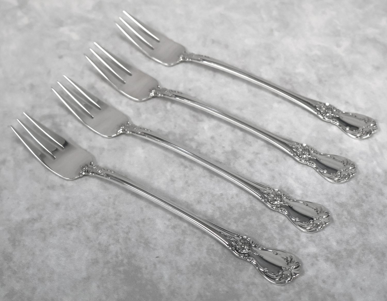 Set of 4 Towle Old Master Sterling Silver Cocktail Forks 5 3/4 Set of 4 Towle Old Master Sterling Silver Cocktail Forks 5 3/4" | No Monogram