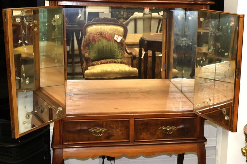 Vintage Brazilian Burr Walnut Bar Cabinet by Indústria de Móveis SACOMAN
