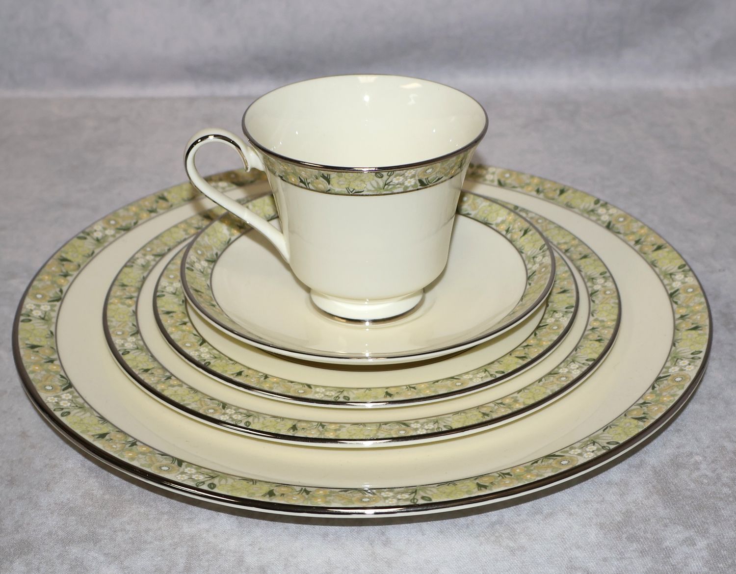 Minton Wimbledon Fine Bone China 5-Piece Place Setting England - Multiple Sets Available