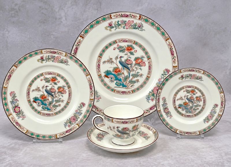 Wedgwood Kutani Crane 5-Piece Place Setting R4464 | Multiple Sets Available