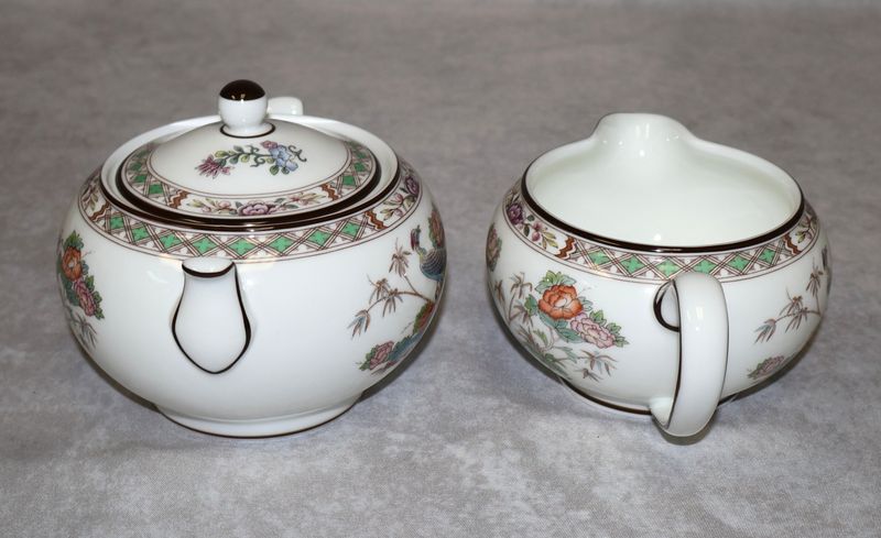 Wedgwood Kutani Crane Creamer &amp; Covered Sugar Bowl R4464 | 3-Piece Set - England