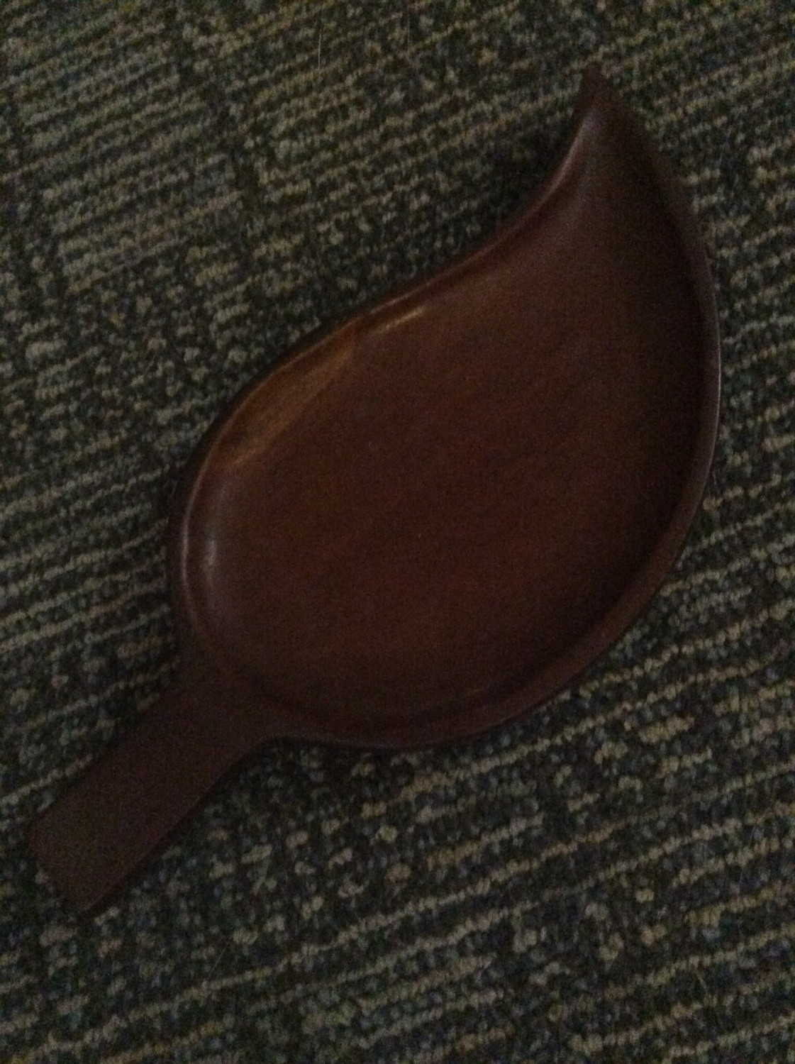Wooden Leaf Shaped Dish Radiates Positive Energies And Essence Of Nature Within Thy Home