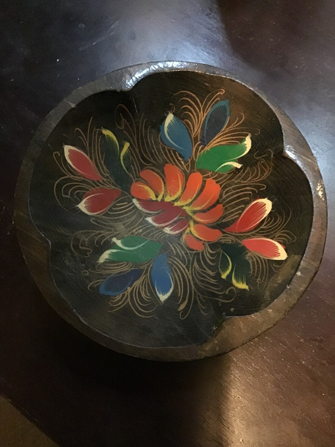 Keep wrapped candy, mints, gum, etc in this dish, anoint with physical energy and mental alertness