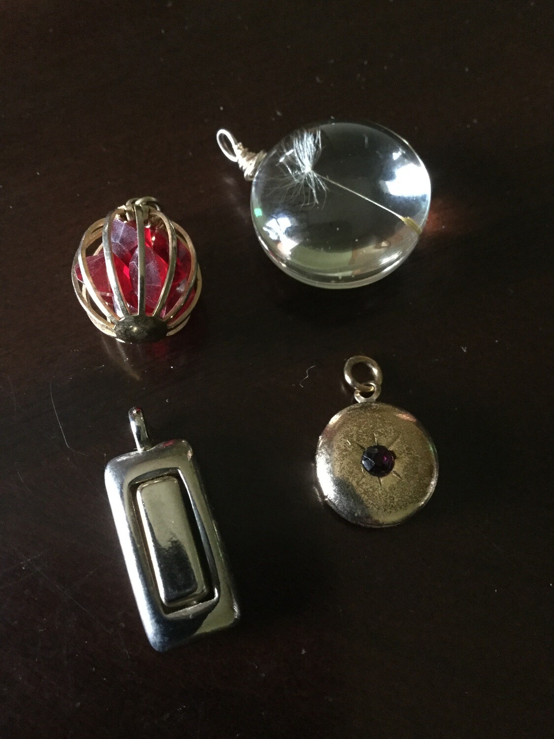 4 charm tabernacles, 2 Djinns, an Angel and a Khodam