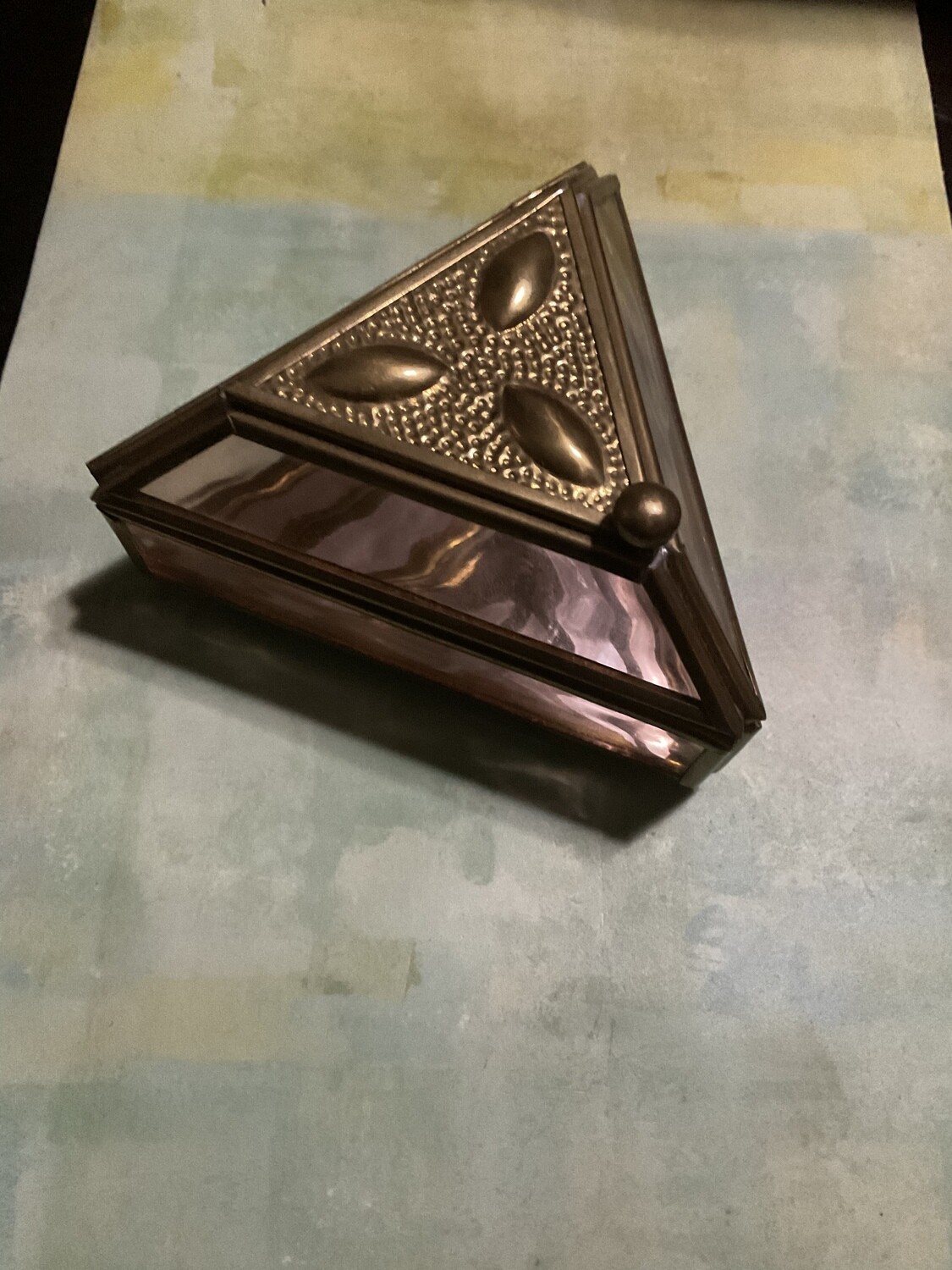 Harmoniously Combine, Amplify and Emit the Essences and Energies of up to 3 Crystals, Enchantments, Talismans,