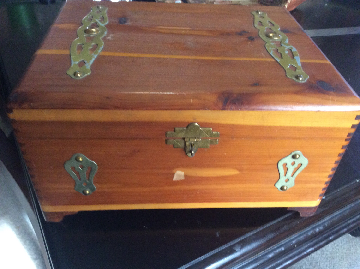 Cedar Djinn box keep tabernacles of Djinns in while they are fulfilling thy wishes to be granted 