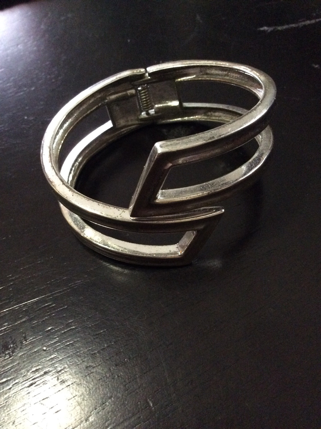 Wear or hold while gazing at stars, connect to the celestial energies and powers of the heavens 