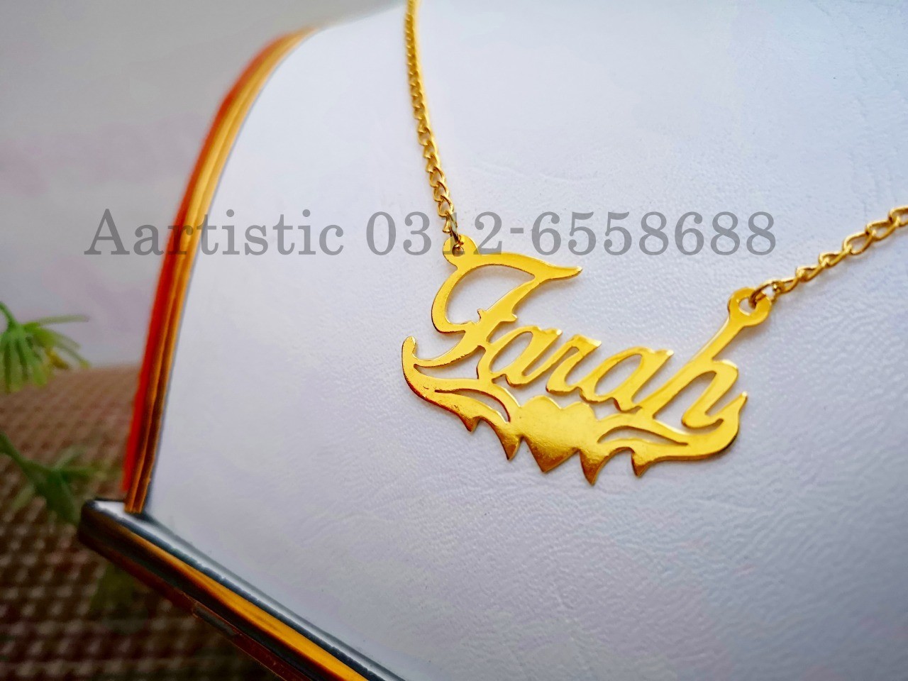 Single Name Necklace