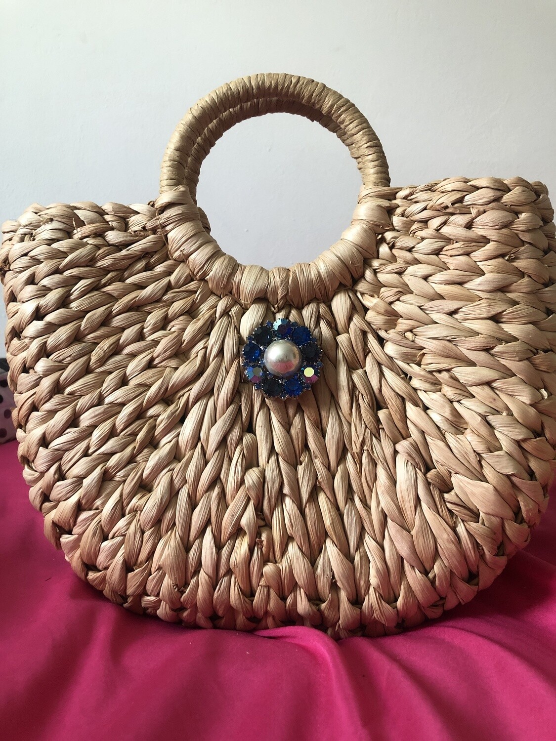 Small Brooch Tote with Sapphire/Pearl Wreath