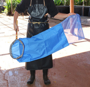 SOCK NET IN A BAG pole: 10&quot;, diameter: 11 13/16&quot;, length of net: 4&#39;