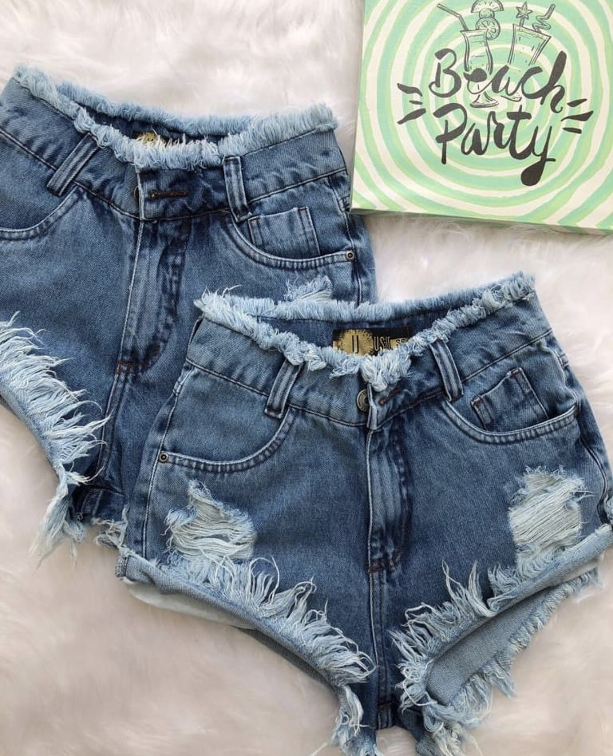 shorts desfiados em cima