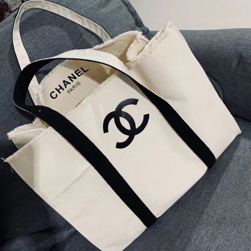 LUXURY TOTE BAG