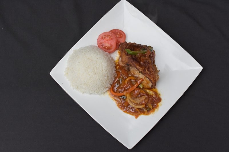 4.	Nancy's Fish Meal - Brown Stew Bream (Brim)