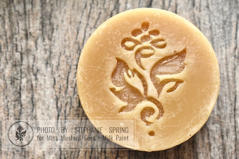 Distressing Wax Puck