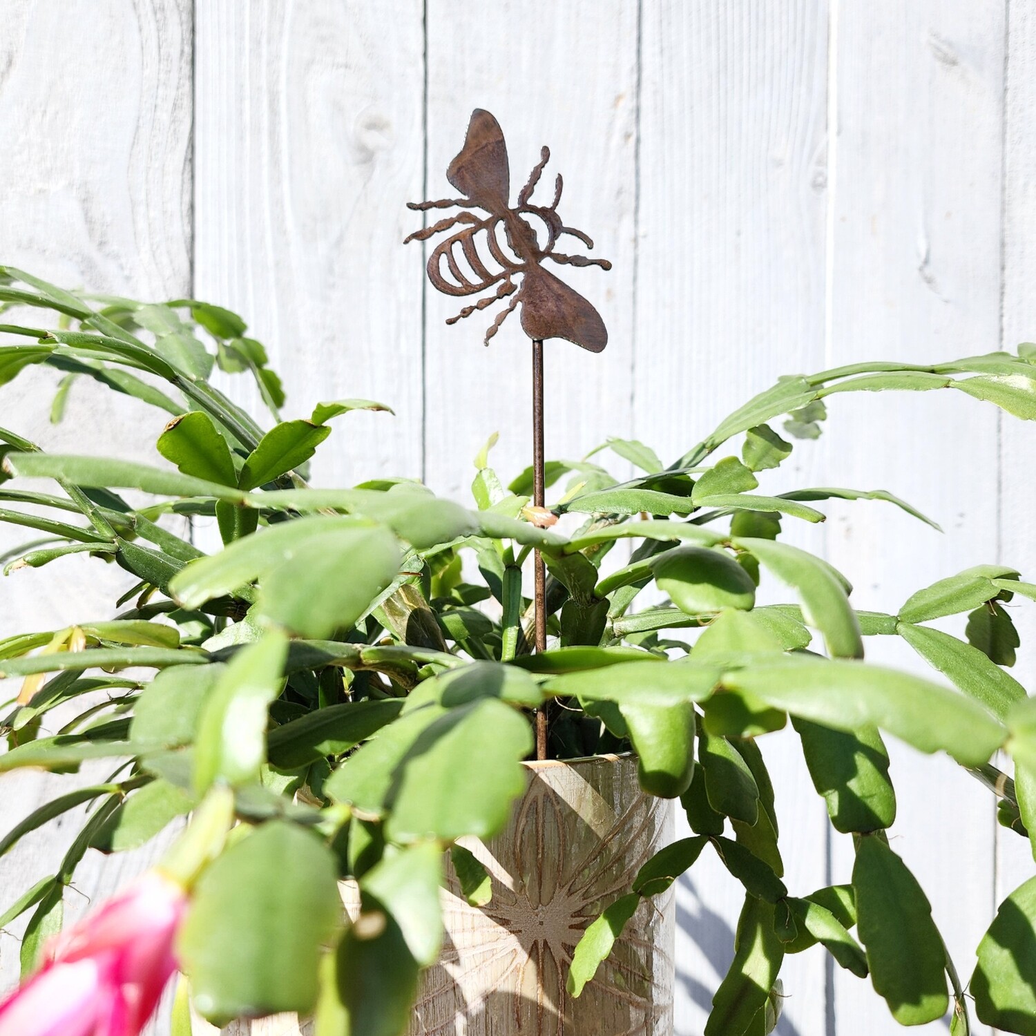 Small Bee Stake