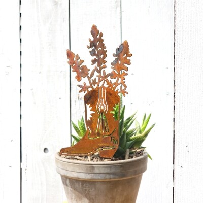 Lupine Cowboy Boot Stake