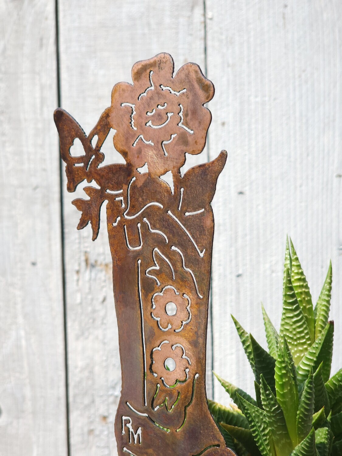Smiley Cowboy Boot Stake