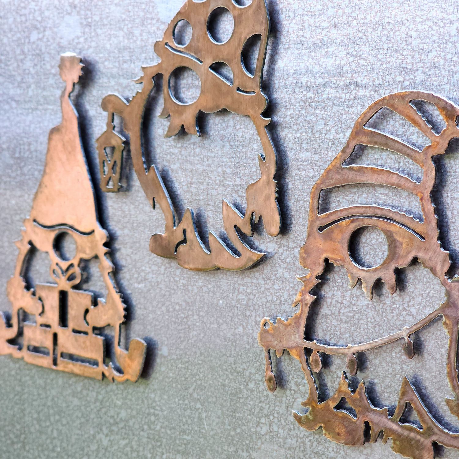 Xmas Gnome w/ Lantern Magnet