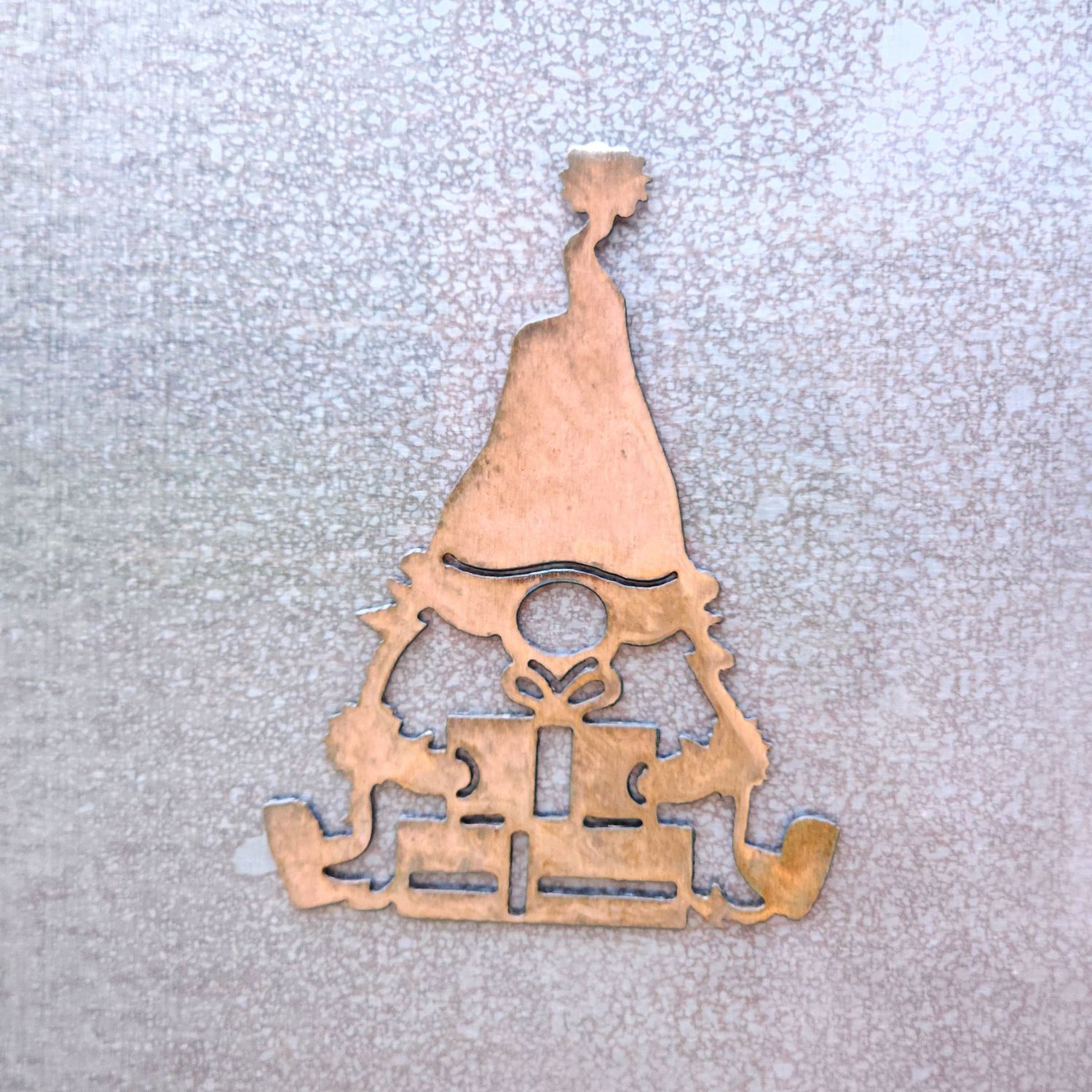 Xmas Gnome w/ Present Magnet