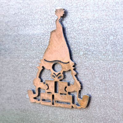 Xmas Gnome w/ Present Magnet