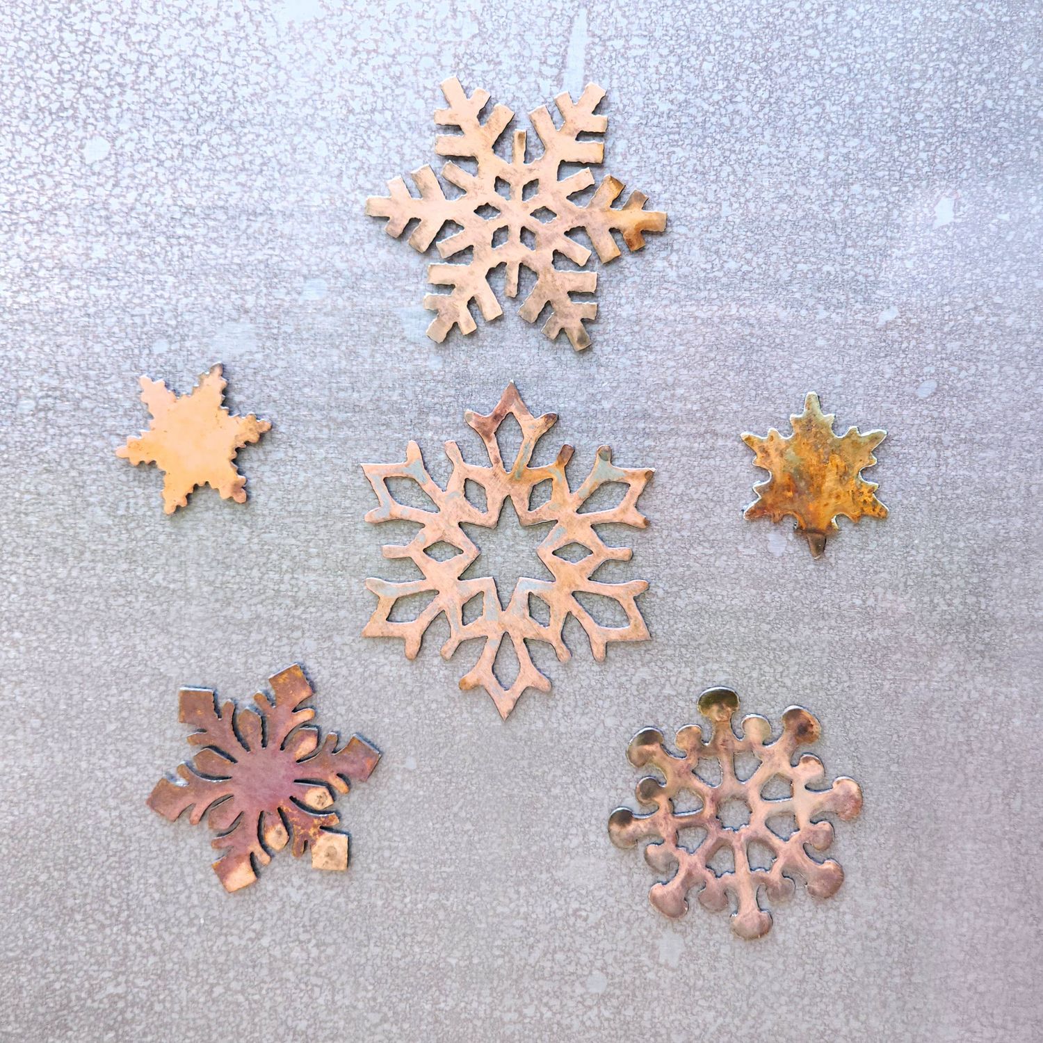 Rigged Tiny Snowflake Magnet