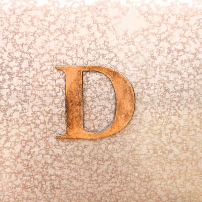 - D - Magnet