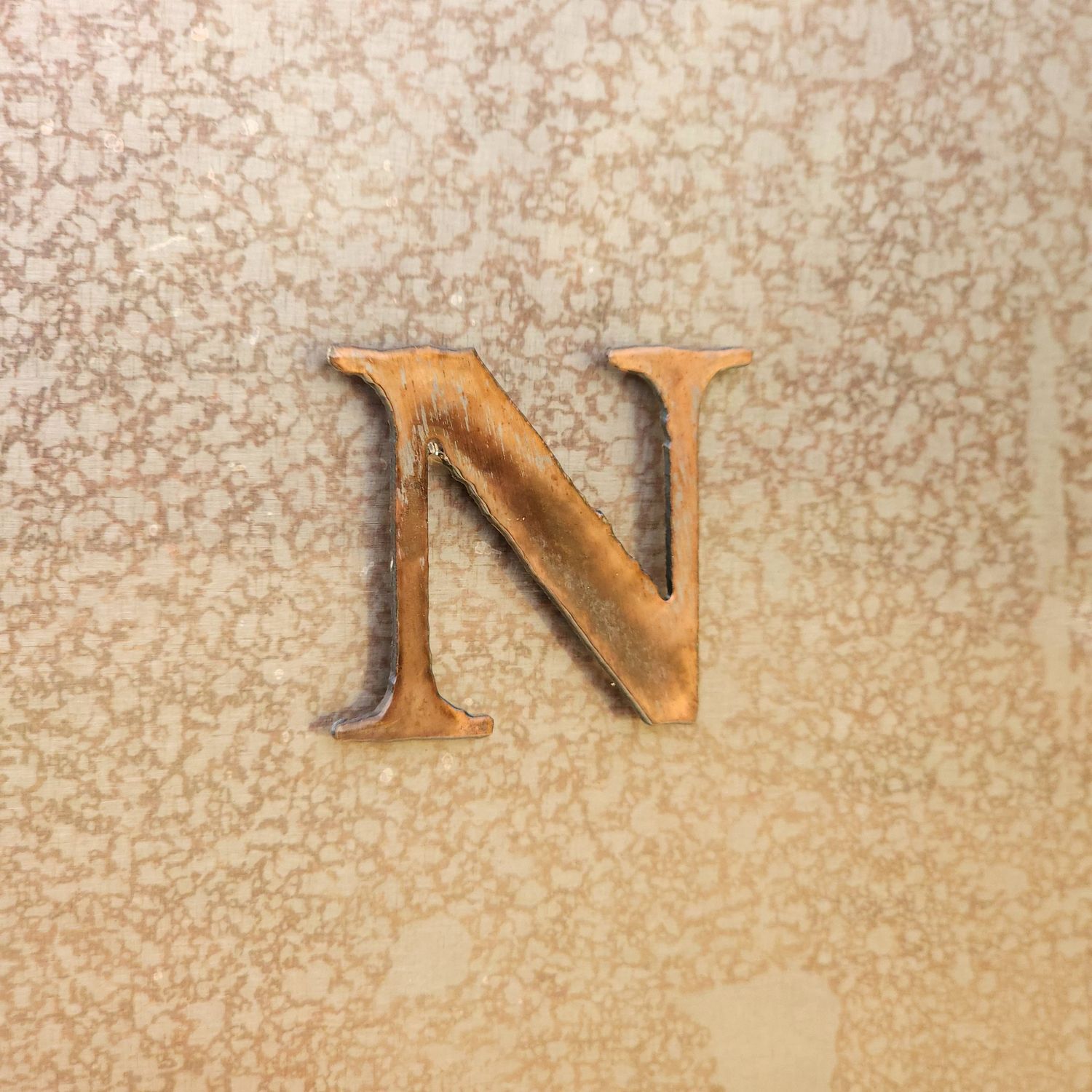 - N - Magnet