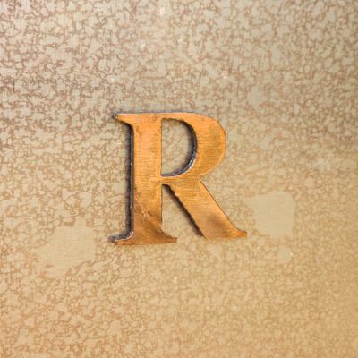 - R - Magnet