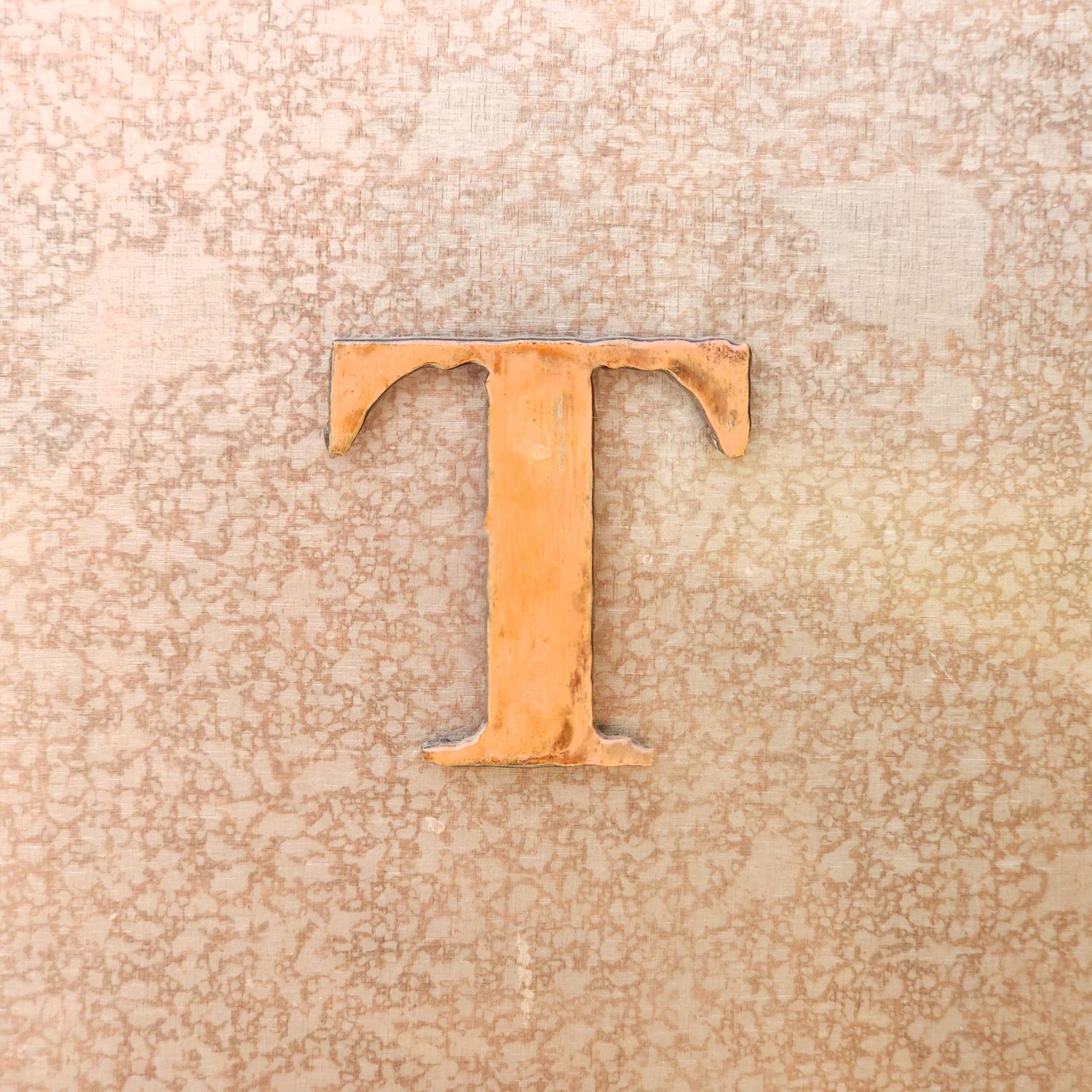 - T - Magnet
