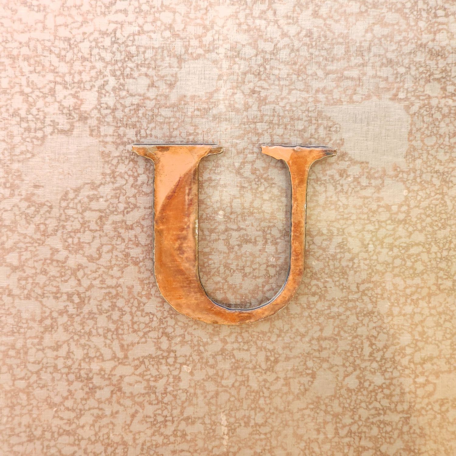 - U - Magnet