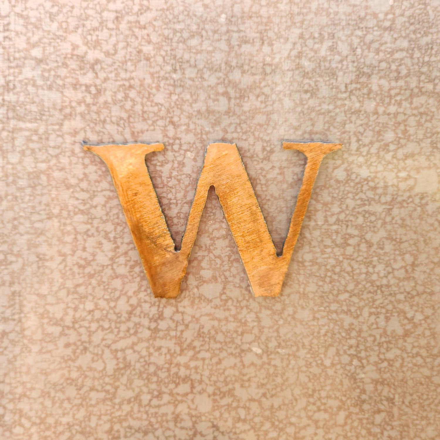 - W - Magnet