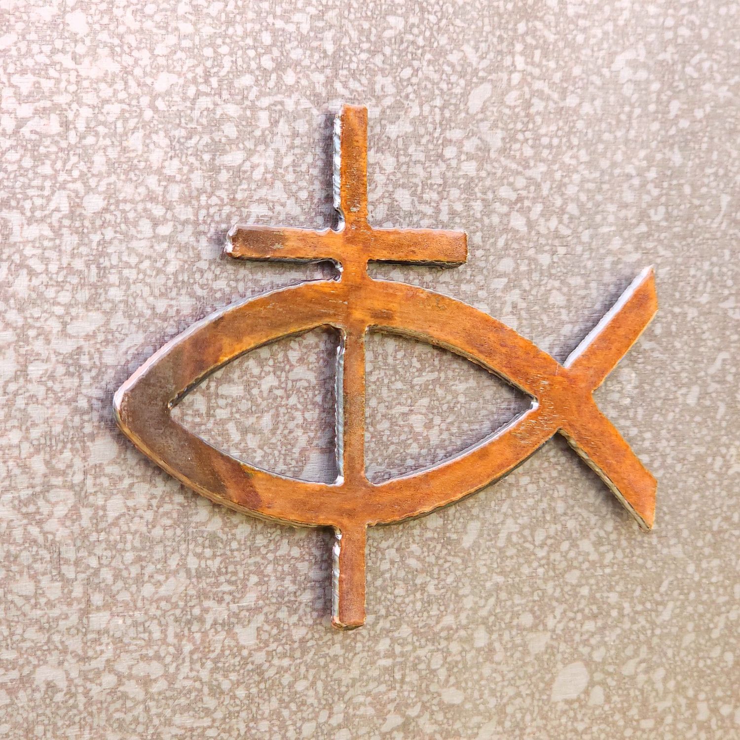 Fish w/ Large Cross Magnet