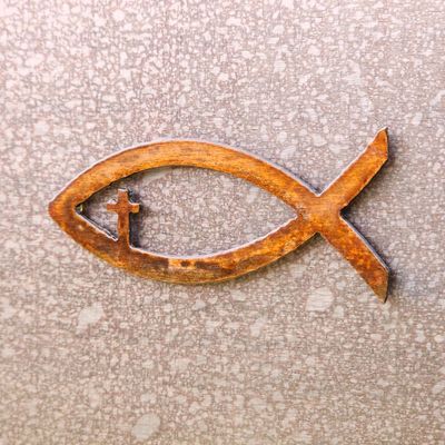 Fish w/ Small Cross Magnet