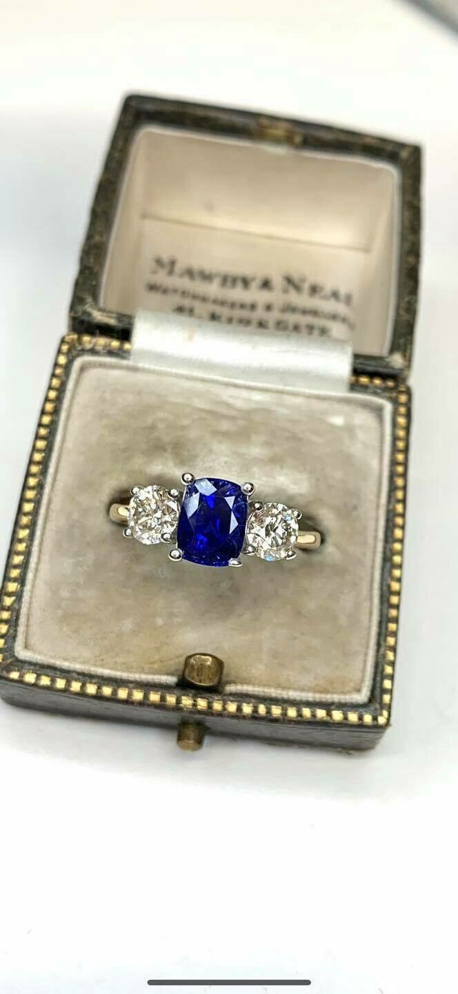 Pre-owned 18ct Yellow Gold Sapphire & Diamond Ring, UK Size N