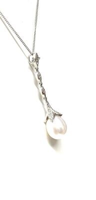 New 9ct White Gold Pearl & Diamond Pendant