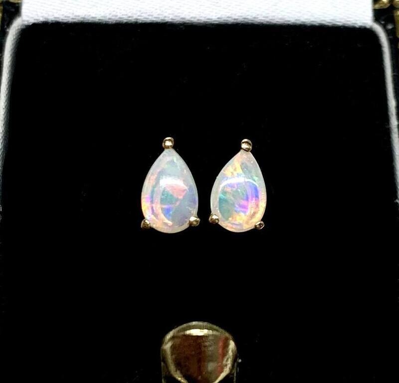 9ct Yellow Gold Opal Stud Earrings