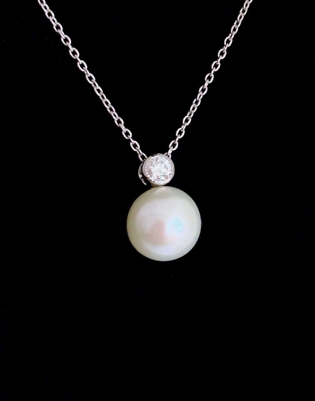 18ct White Gold Pearl and Diamond Pendant