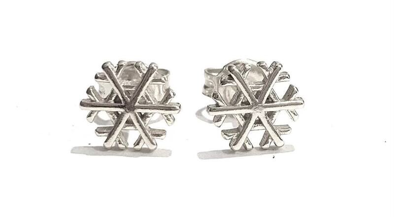 New Silver Snowflake Stud Earrings