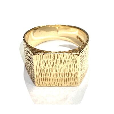 Pre Owned 9ct Yellow Gold Retro Signet Ring