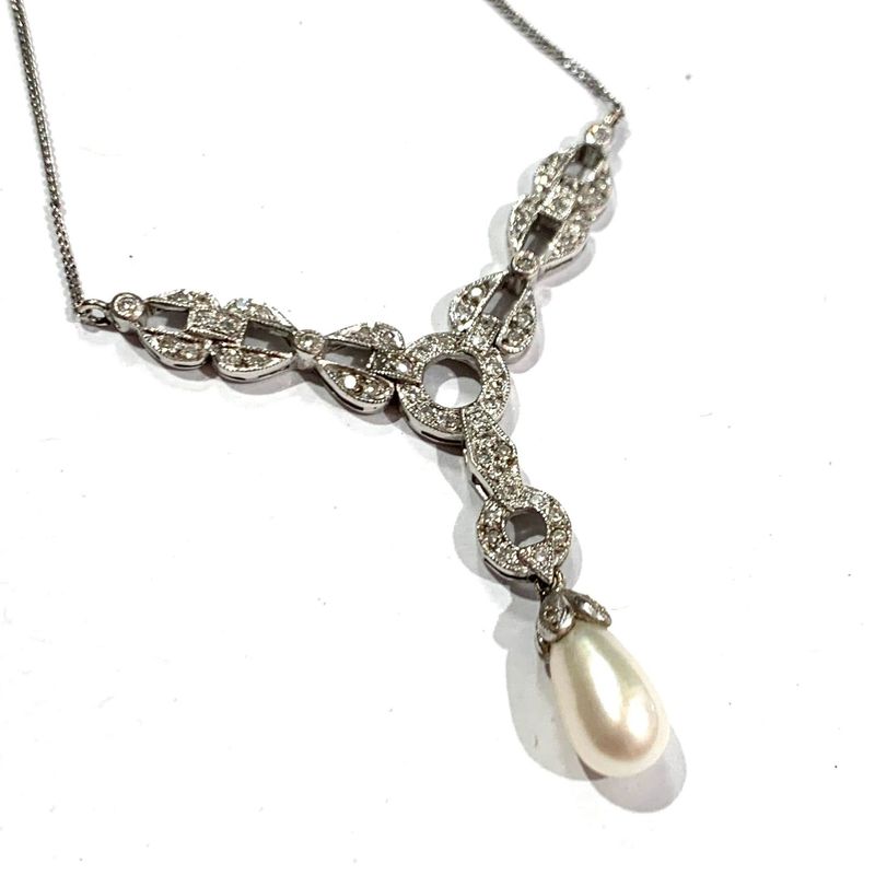 New 18ct Pearl & Diamond Necklace