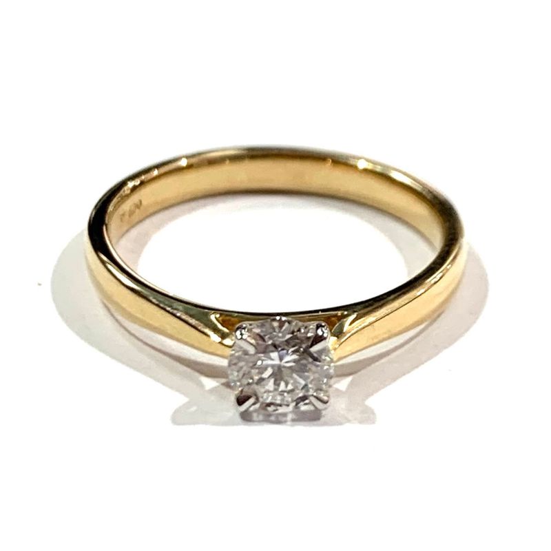 18ct Yellow Gold Diamond Solitaire Ring