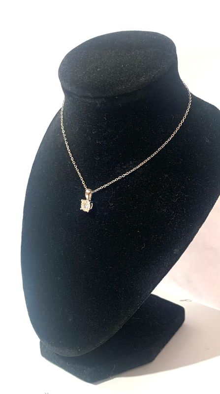 New 18ct White Gold Diamond Solitaire Pendant