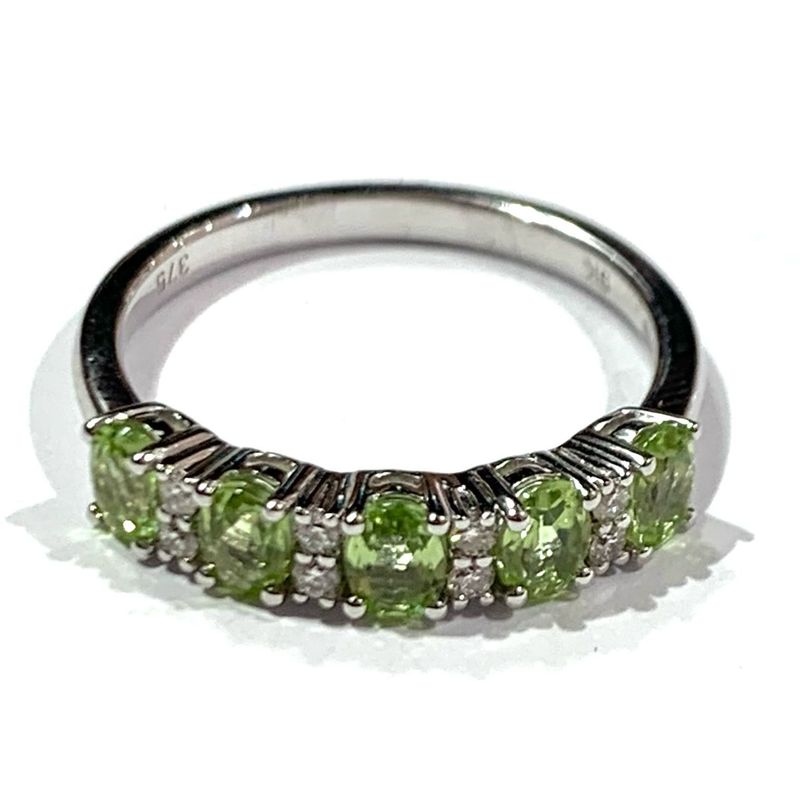New 9ct White Gold Peridot and Diamond Ring, UK Size L