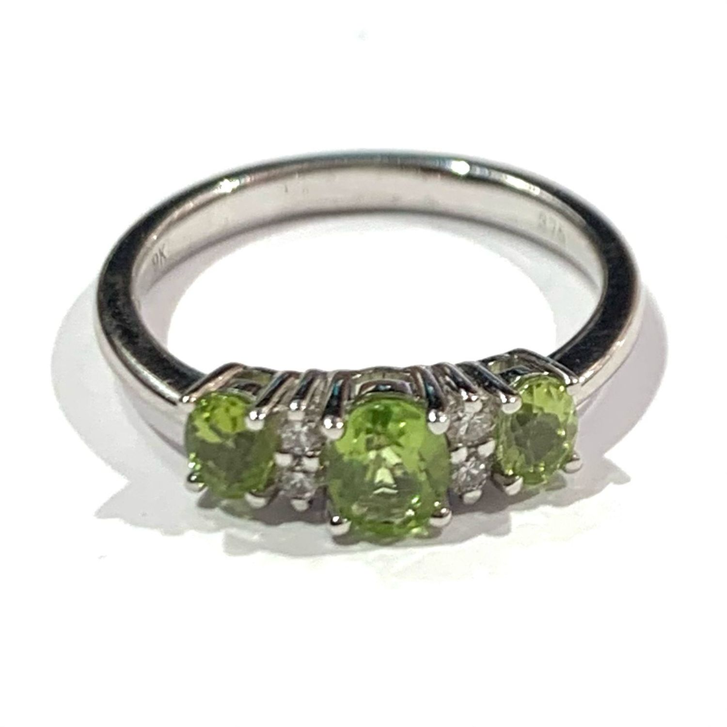 New 9ct White Gold Peridot and Diamond Ring, UK Size L