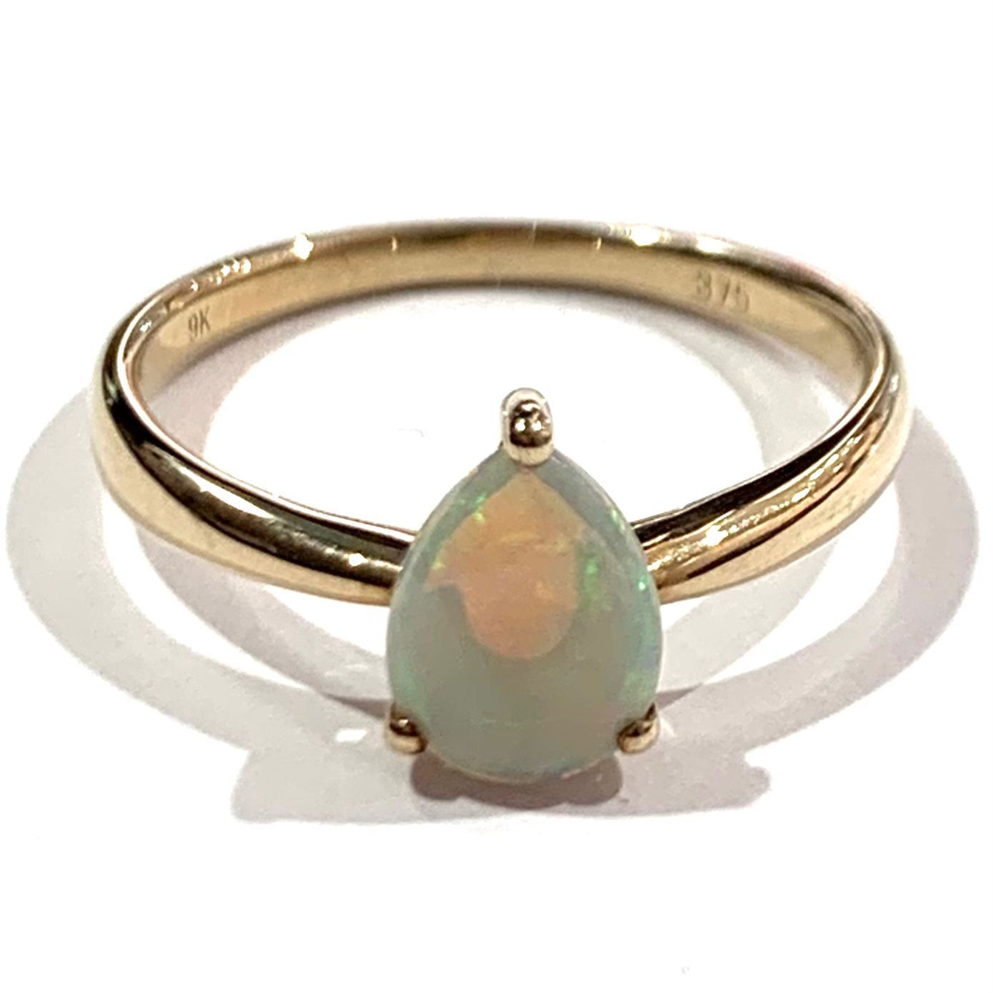 New 9ct Yellow Gold Opal Ring New 9ct Yellow Gold Opal Ring