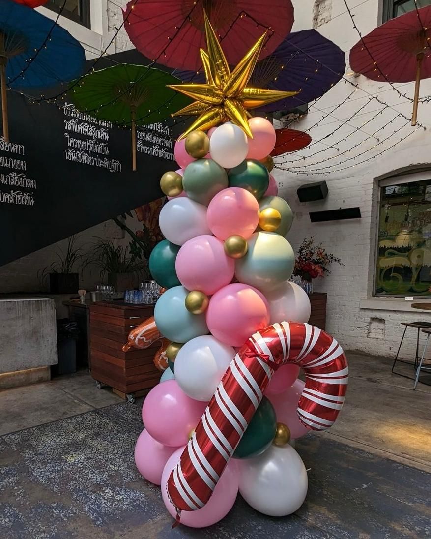 1.8m Christmas Balloon Tree 1.8m Christmas Balloon Tree