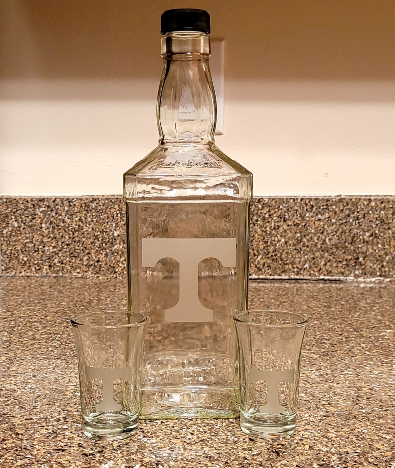UT Bottle/Shot Glass Set