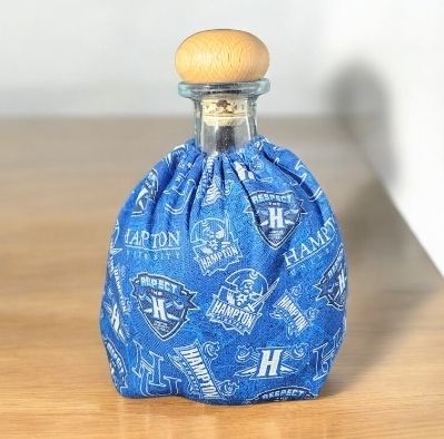 Hampton Bottle w/Matching Bag