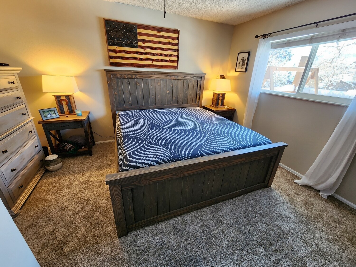 Briansmoke Platform Bedframe with Storage